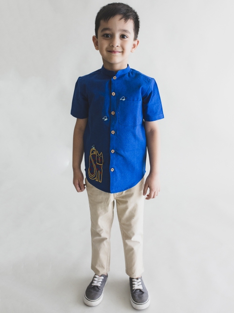 

Tiber Taber Boys Blue Regular Fit Self Design Casual Shirt