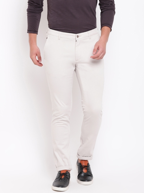 

Blackberrys Men Off-White Sharp Regular Fit Solid Trousers