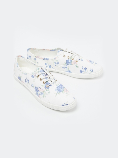 

Ginger by Lifestyle Women White Sneakers