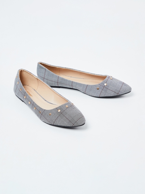 

Ginger by Lifestyle Women Black Loafers