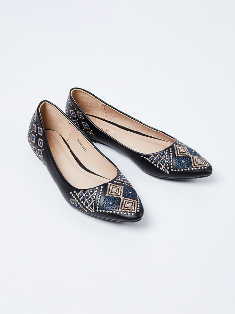 

Ginger by Lifestyle Women Black Woven Design Ballerinas