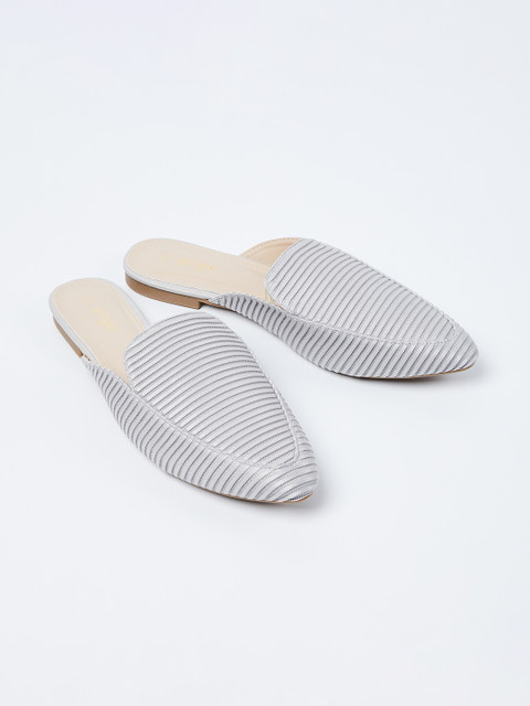 

Ginger by Lifestyle Women Grey Woven Design Mules