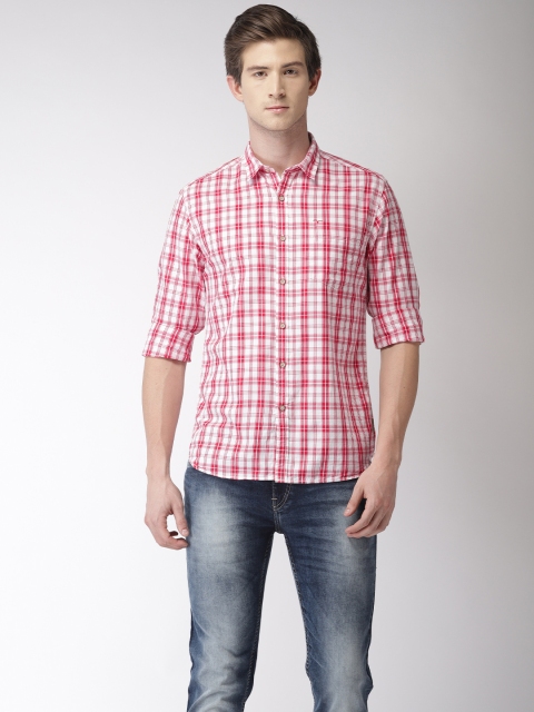 

Flying Machine Men Red Regular Fit Checked Casual Shirt