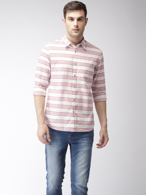 

Flying Machine Men Off-White & Red Regular Fit Striped Casual Shirt