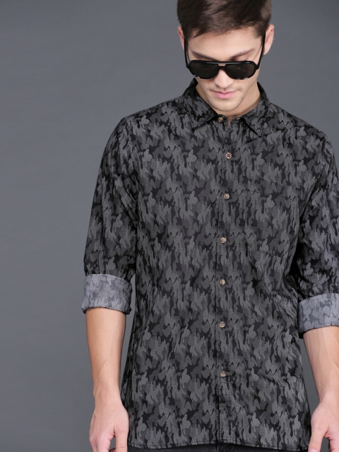 

WROGN Men Black & White Slim Fit Printed Casual Shirt
