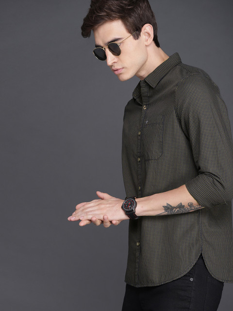

WROGN Men Olive Green & Navy Blue Regular Fit Checked Casual Shirt