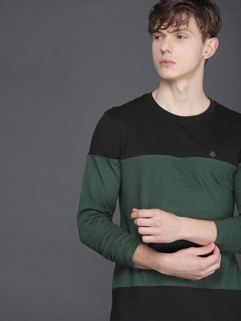 

WROGN Men Black Colourblocked Round Neck T-shirt