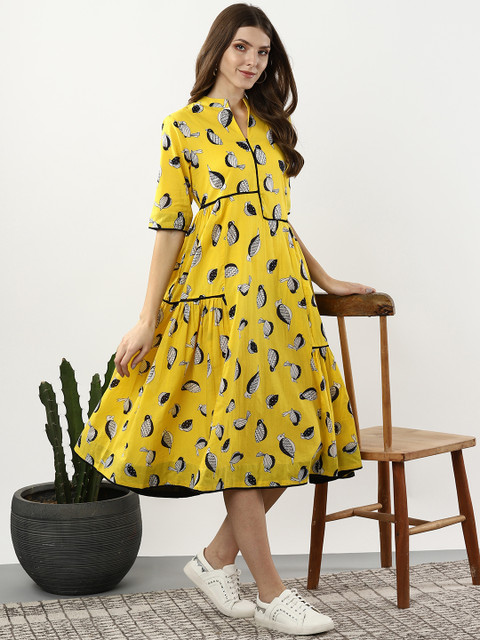 

Sangria Women Yellow & Black Bird Print A-Line Dress