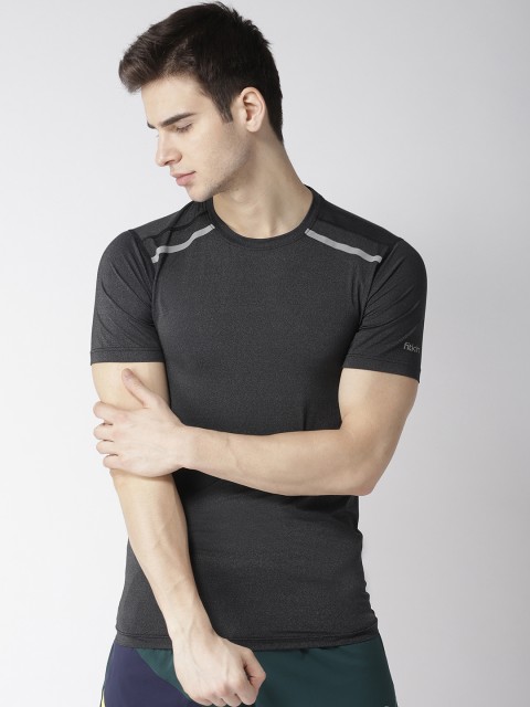 

Fitkin Men Charcoal Grey Solid Round Neck T-shirt