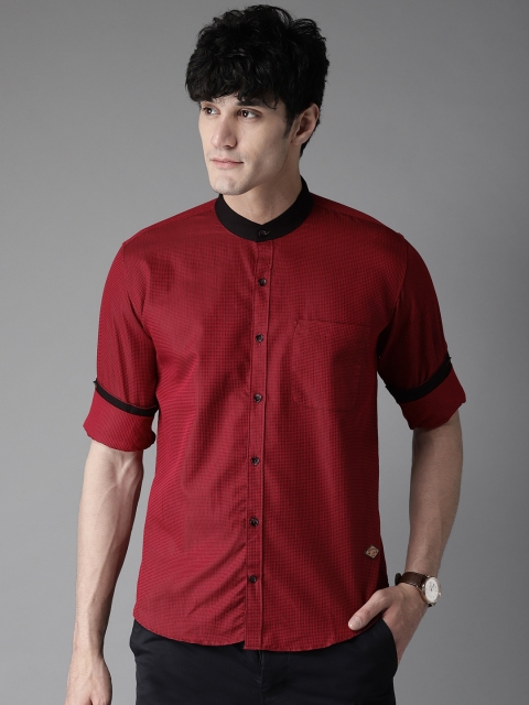 

DENNISON Men Maroon & Black Slim Fit Self Checked Casual Shirt