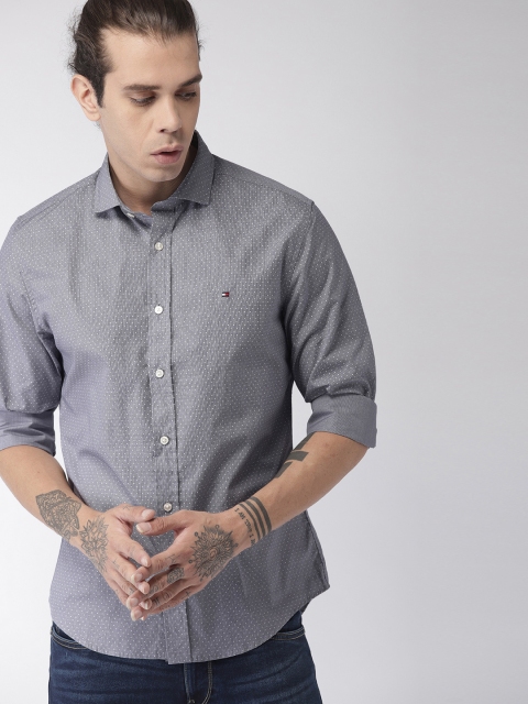 

Tommy Hilfiger Men Navy Blue & White Printed Regular Fit Casual Shirt