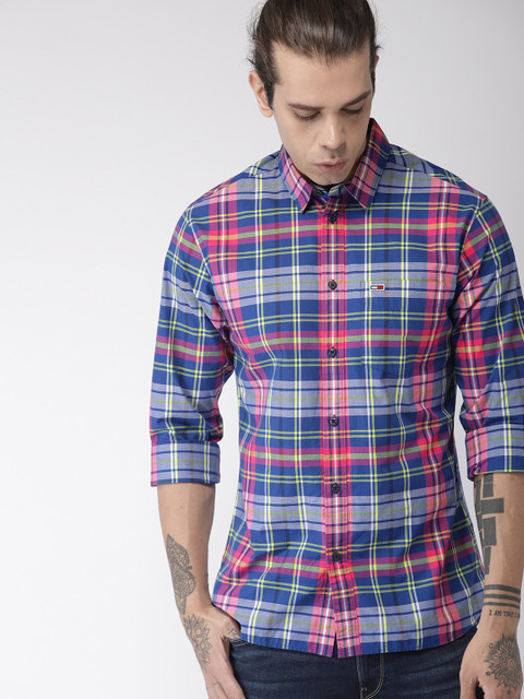 

Tommy Hilfiger Men Blue & Pink Checked Regular Fit Casual Shirt