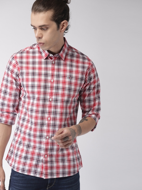 

Tommy Hilfiger Men White & Red Regular Fit Checked Casual Shirt