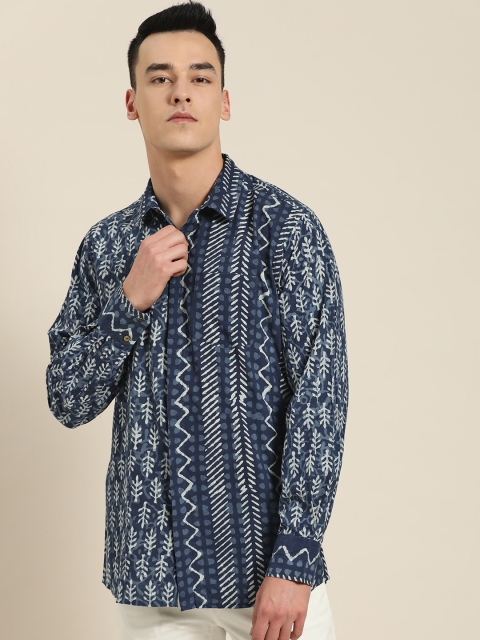 

Sangria Men Navy Blue & White Regular Fit Printed Casual Shirt