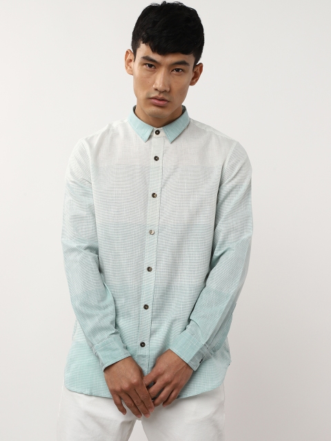 

Sangria Men Off-White & Sea Green Regular Fit Striped Casual Shirt