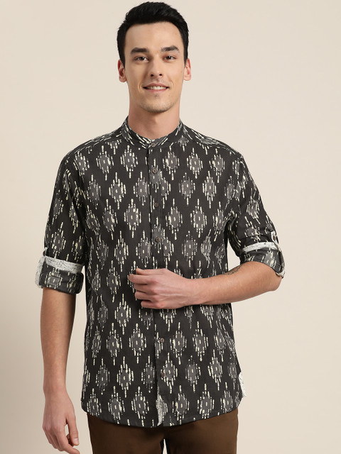 

Sangria Men Black & Cream-Coloured Regular Fit Printed Casual Shirt
