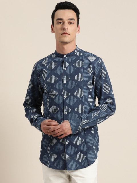 

Sangria Men Navy Blue & White Slim Fit Printed Casual Shirt