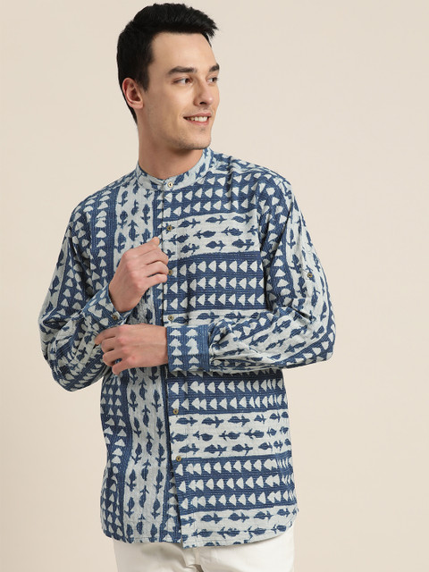 

Sangria Men Off-White & Blue Regular Fit Printed Casual Shirt