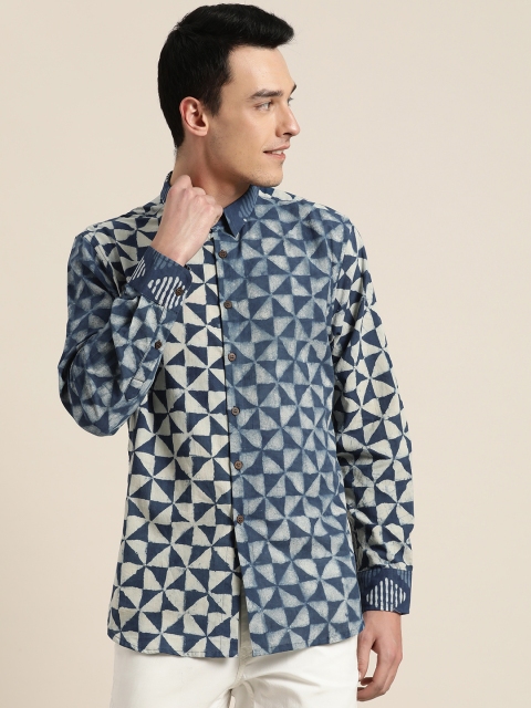 

Sangria Men Navy Blue & Off-White Regular Fit Printed Casual Shirt