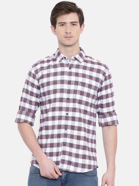 

Wrangler Men Red & White Regular Fit Checked Casual Shirt