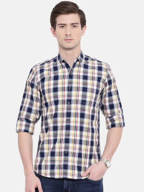 

Wrangler Men Navy Blue & White Regular Fit Checked Casual Shirt