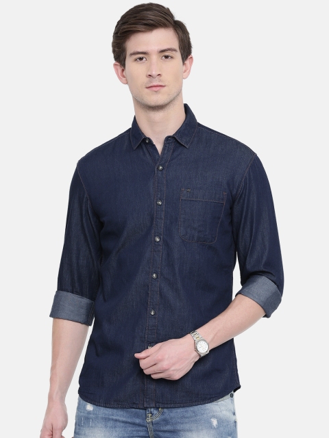 

Wrangler Men Navy Blue Chambray Slim Fit Casual Shirt