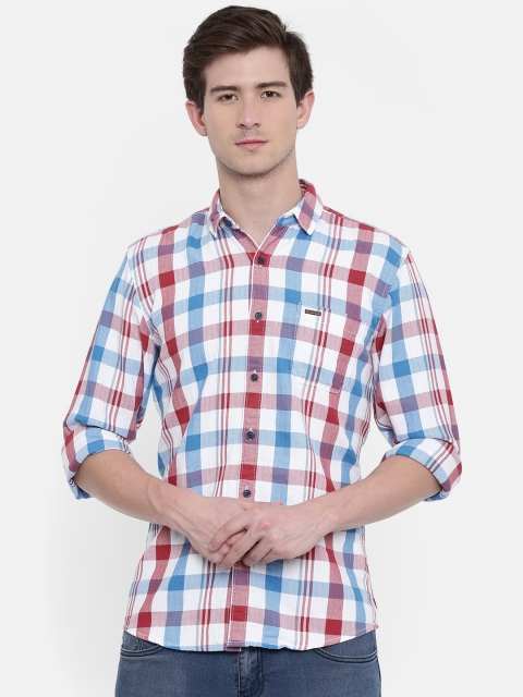 

Wrangler Men Red & White Regular Fit Checked Casual Shirt