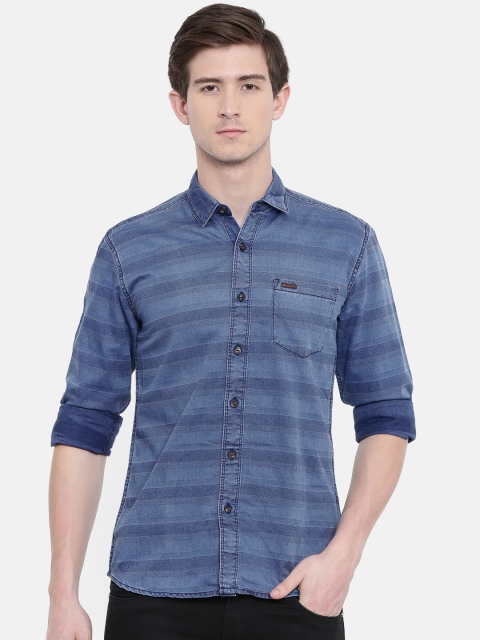 

Wrangler Men Blue Slim Fit Striped Casual Shirt