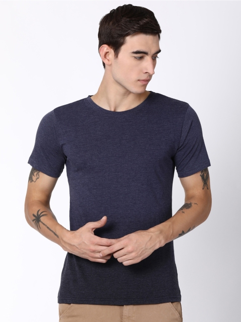

Blue Saint Men Navy Blue Solid Round Neck T-shirt