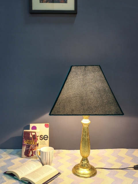 

Grated Ginger Green & Gold-Toned Solid Handcrafted Table Lamp with Shade