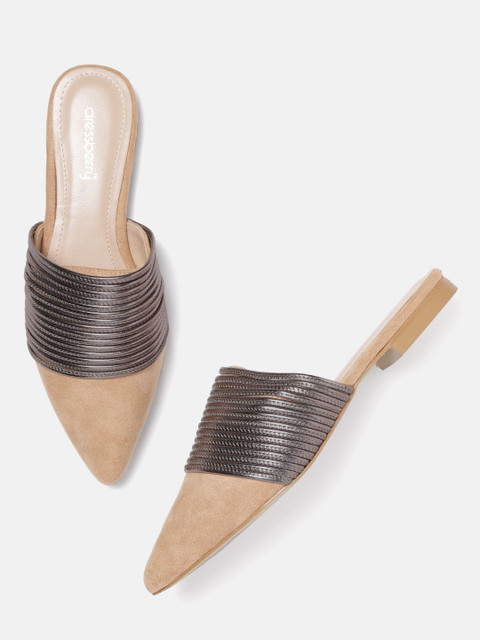 

DressBerry Women Beige & Gunmetal-Toned Striped Mules