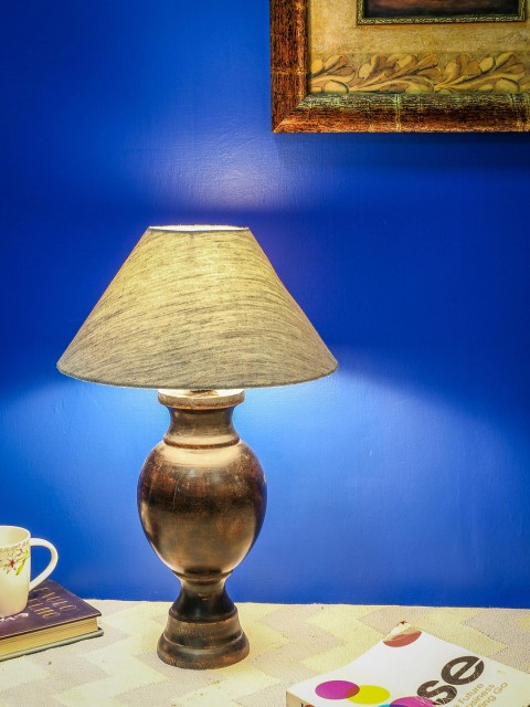

Grated Ginger Black & Grey Solid Handcrafted Table Lamp with Shade
