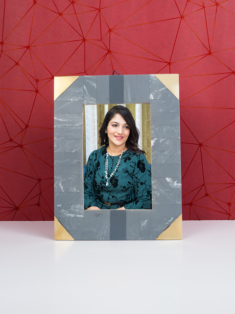 

Golden Peacock Grey Textured Rectangular Photo Frame