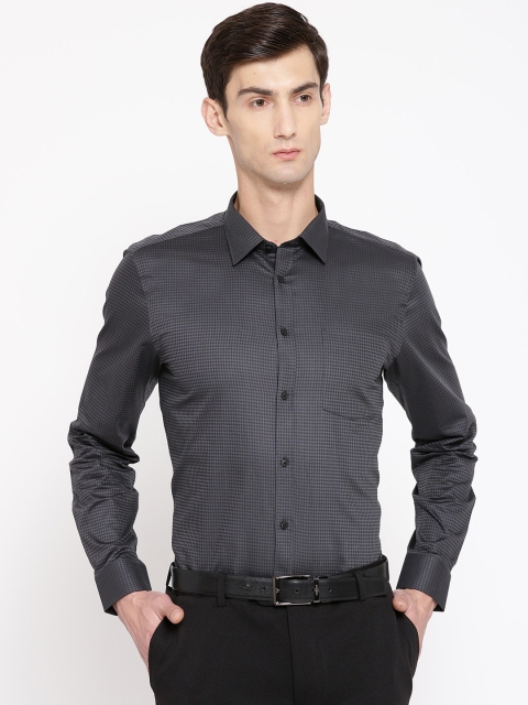 

Blackberrys Men Charcoal Grey Slim Fit Checked Formal Shirt
