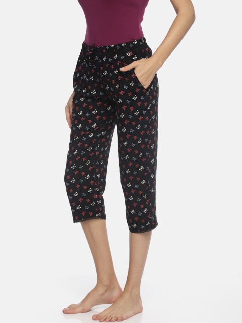 

Fruit of the loom Women Black Printed Regular Fit Capris