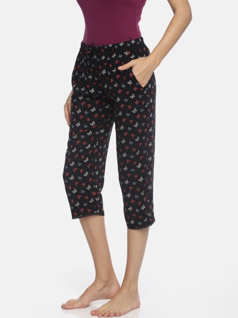 

Fruit of the loom Women Black Printed Regular Fit Capris