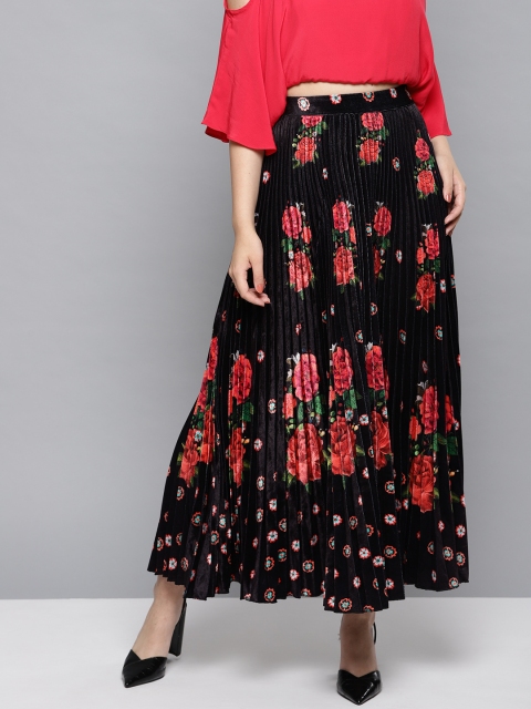

Label Ritu Kumar Women Black & Red Printed Accordian Pleat Flared Skirt