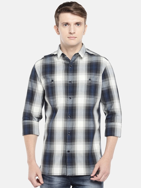 

Globus Men Grey & Navy Blue Regular Fit Checked Casual Shirt