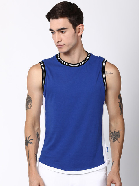 

Blue Saint Men Blue Solid Round Neck T-shirt