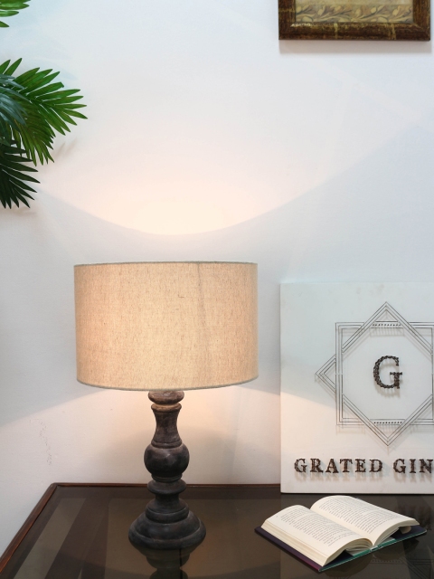 

Grated Ginger Black & Beige Solid Handcrafted Table Lamp