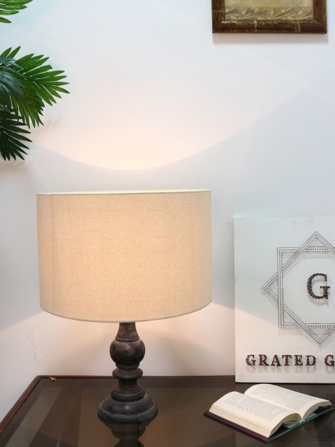 

Grated Ginger Black & Beige Solid Handcrafted Table Lamp