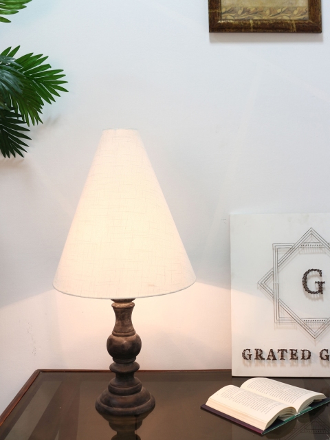 

Grated Ginger Black & White Solid Handcrafted Table Lamp