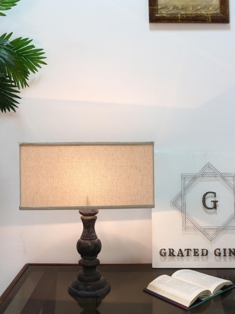 

Grated Ginger Black & Beige Solid Handcrafted Table Lamp