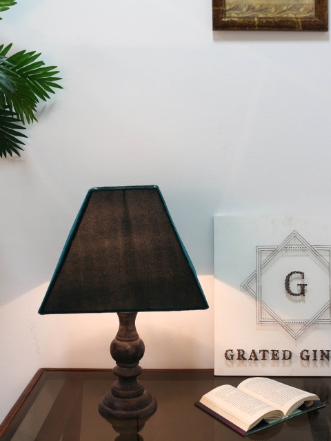 

Grated Ginger Black & Green Solid Handcrafted Table Lamp