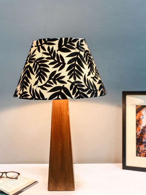 

Grated Ginger Brown & Black Self Design Handcrafted Table Top Lamp with Shade