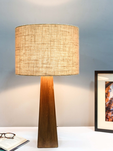 

Grated Ginger Brown & Beige Textured Handcrafted Table Top Lamp with Shade