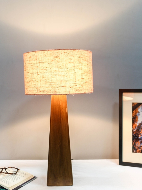 

Grated Ginger Brown & Peach-Coloured Textured Handcrafted Table Top Lamp with Shade