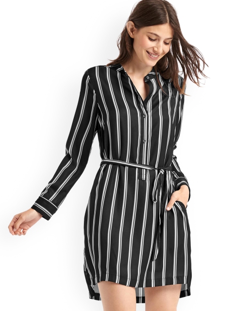 

GAP Women Black & White Printed Tie-Belt Long Sleeve Shirtdress