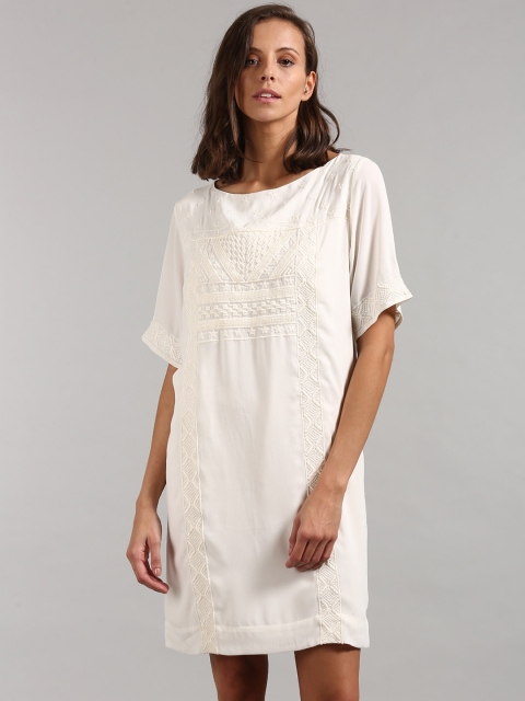 

GAP Women White Flowy Embroidered Shift Dress
