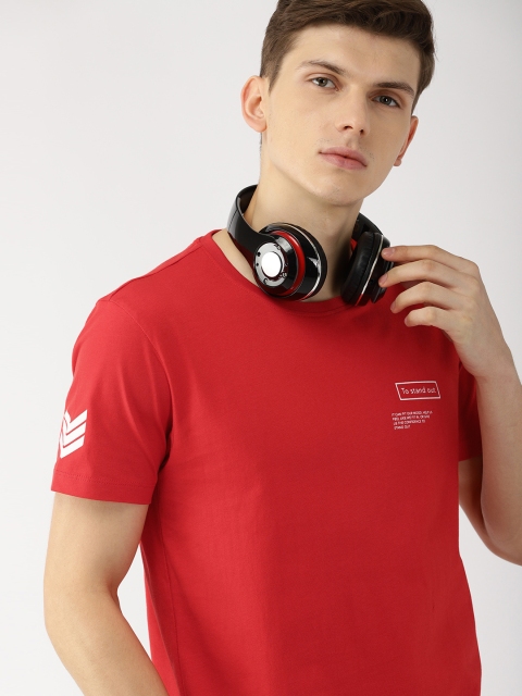 

Harvard Men Red Solid Round Neck T-shirt